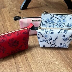 4 Victoria’s Secret make up/jewelry/travel pouches, NWOT
￼